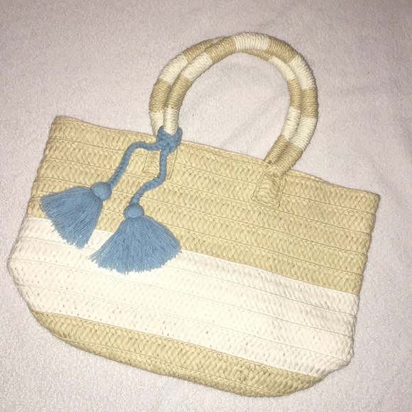 Altru Straw Tassel Bag